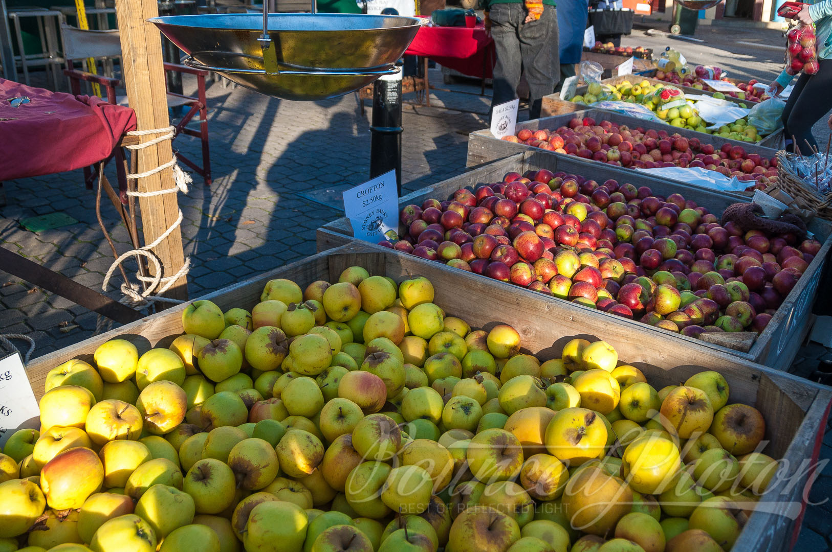 Chilled apples at the Salamanca Market